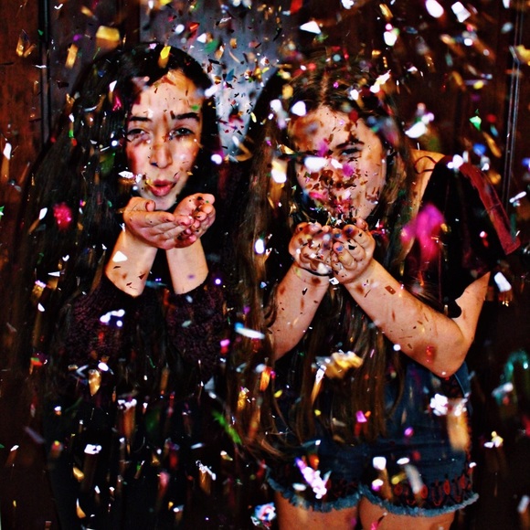 Meet your Posher, Kenz - Picture 3 of 3